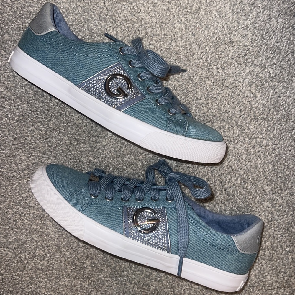 GBG by Guess Los Angeles denim embellished fashion sneakers size 7.5 💙👖💎👟